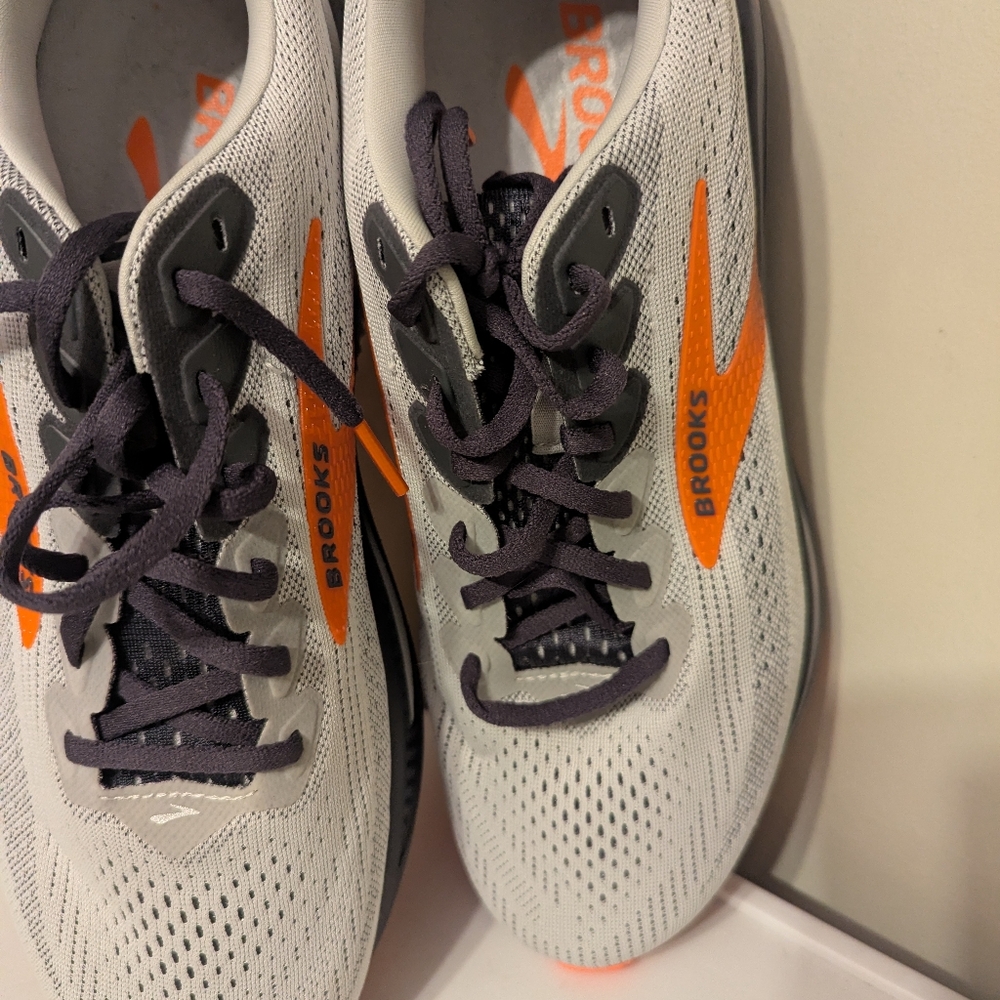 Brooks Ghost 17 Size 10 Wide New - Picture 6 of 6